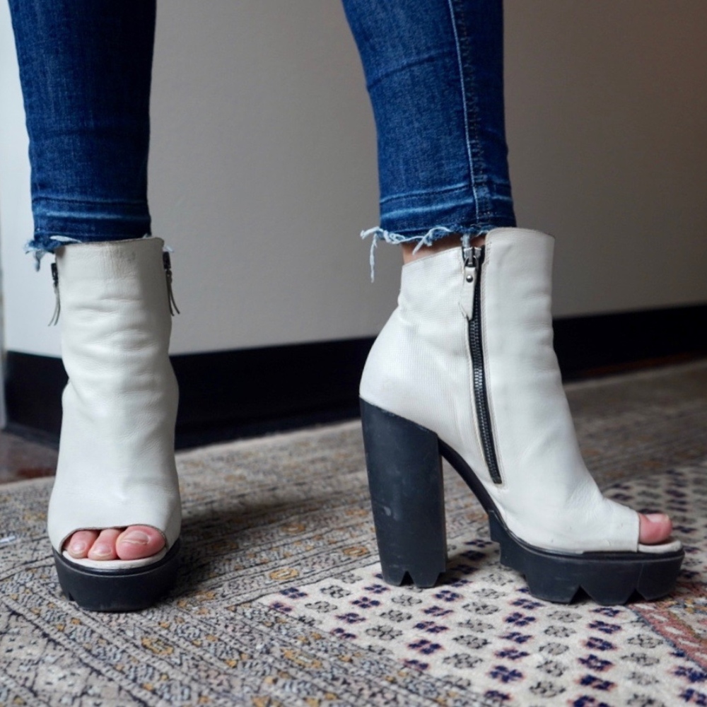 White Leather Open Toe Vic Matie Moto Boots